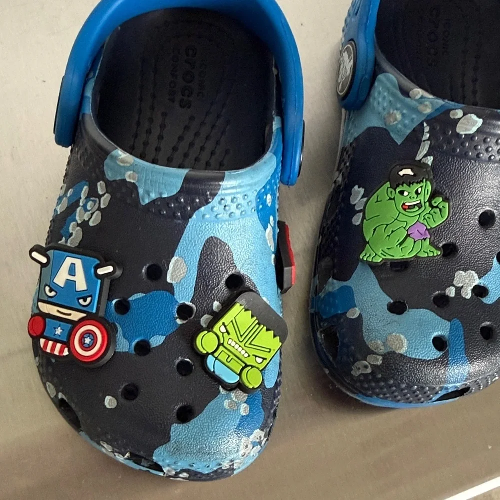CROCS Kids Blue Camo Water Shoes toddler size 6
